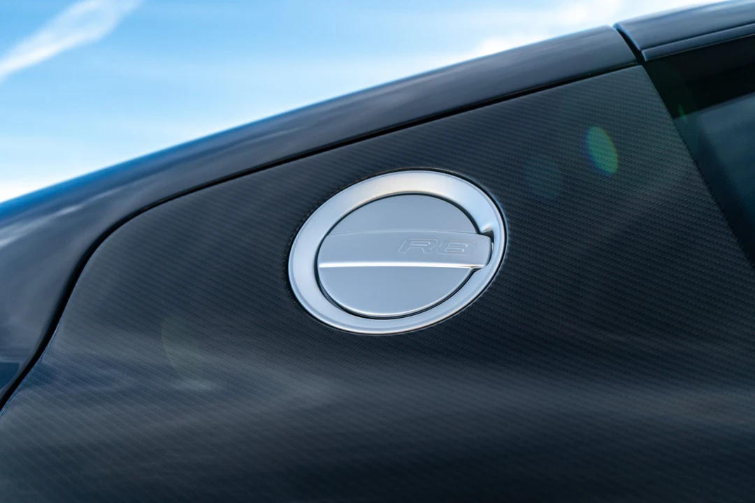 2014 Audi 42 R8 - Image 25 of 31