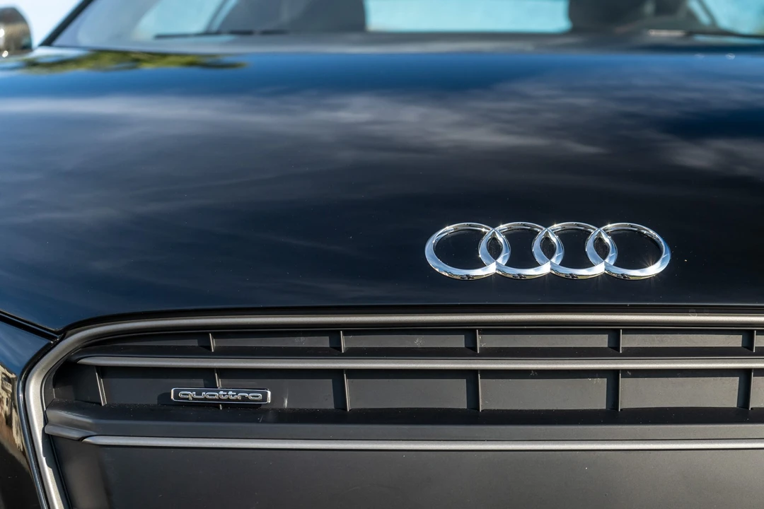 2014 Audi 42 R8 - Image 26 of 31