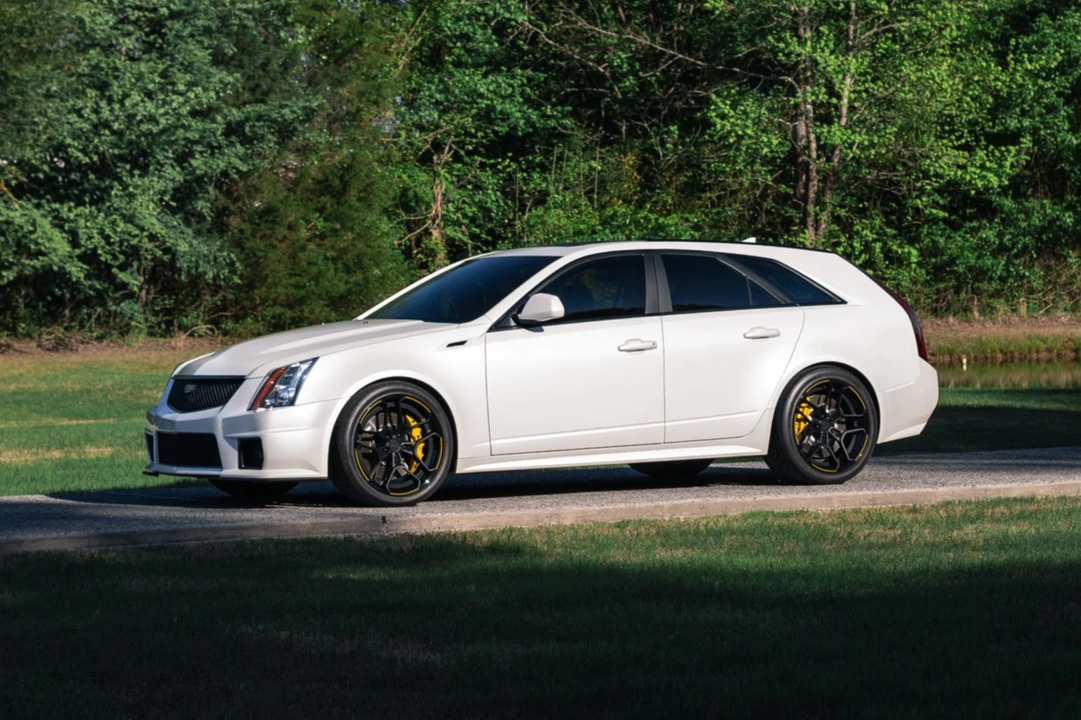 2014 Cadillac CTS-V 2nd Gen - Image 2 of 31