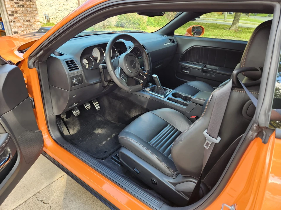 2014 Dodge Challenger 3rd Gen - Image 19 of 31