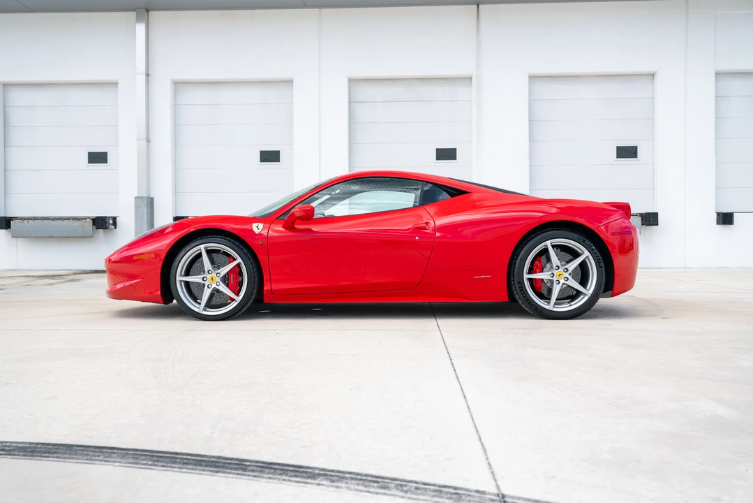2014 Ferrari 458 Italia - Image 5 of 31