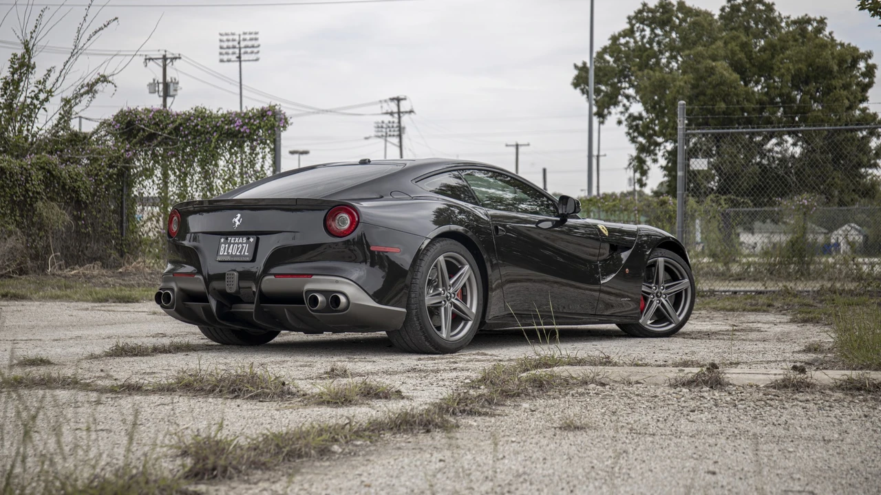 2014 Ferrari F12berlinetta - Image 5 of 31