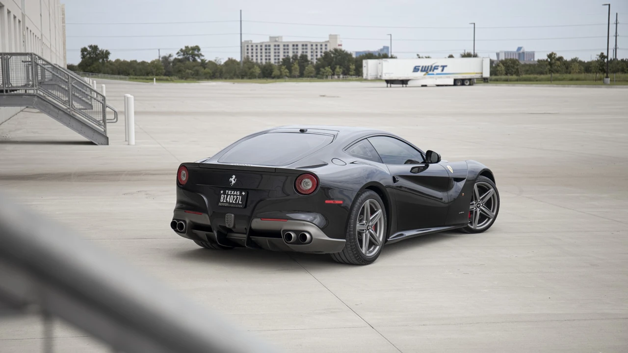 2014 Ferrari F12berlinetta - Image 3 of 31