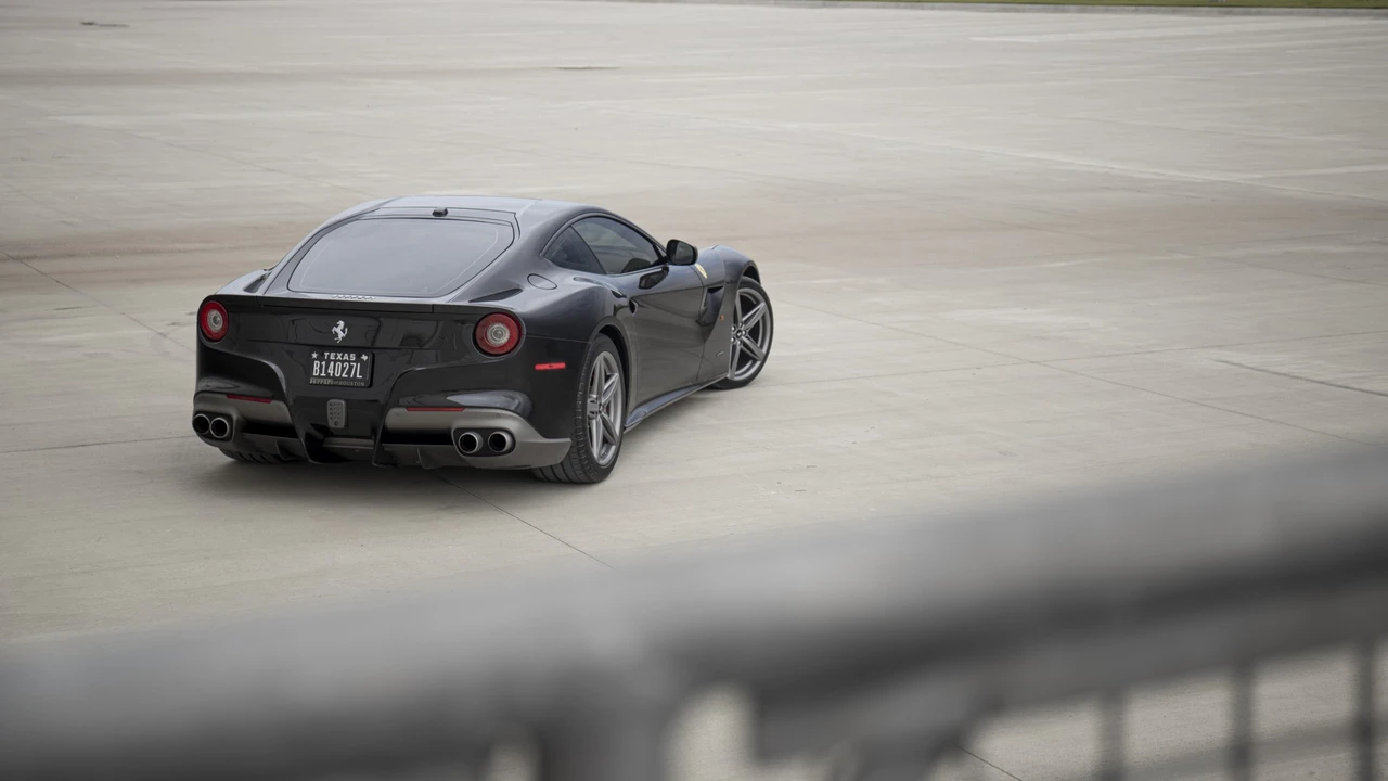 2014 Ferrari F12berlinetta - Image 2 of 31