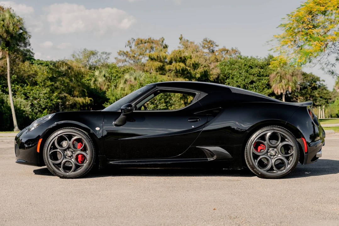 2015 Alfa Romeo 4C Coupe - Image 2 of 31
