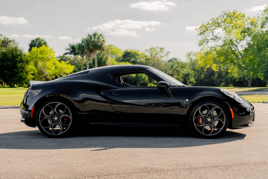 2015 Alfa Romeo 4C Coupe - Image 7 of 31