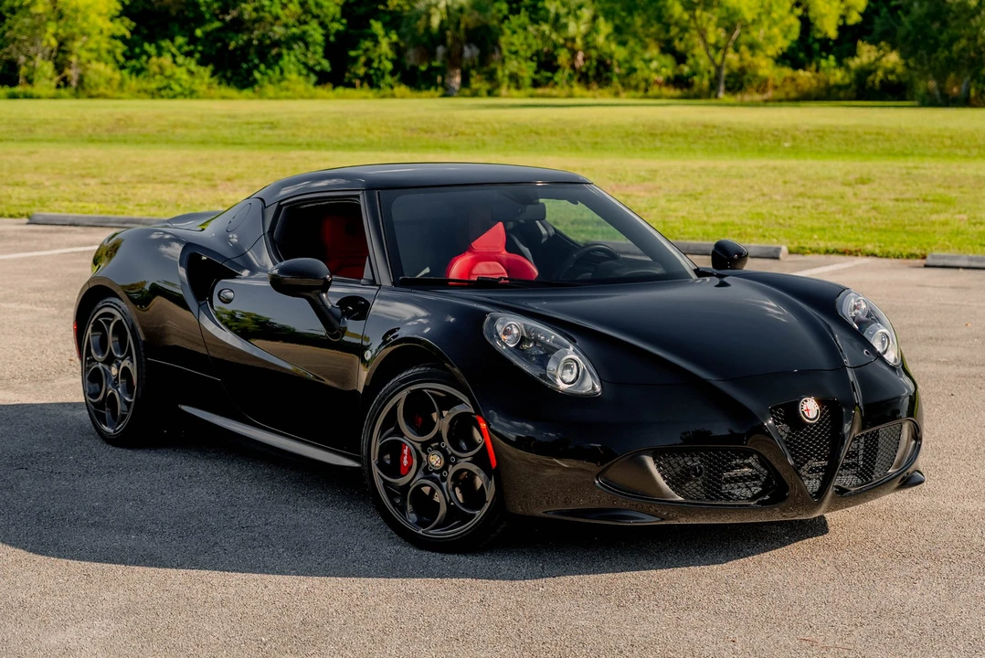 2015 Alfa Romeo 4C Coupe - Image 10 of 31