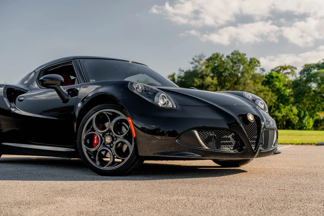 2015 Alfa Romeo 4C Coupe - Image 13 of 31