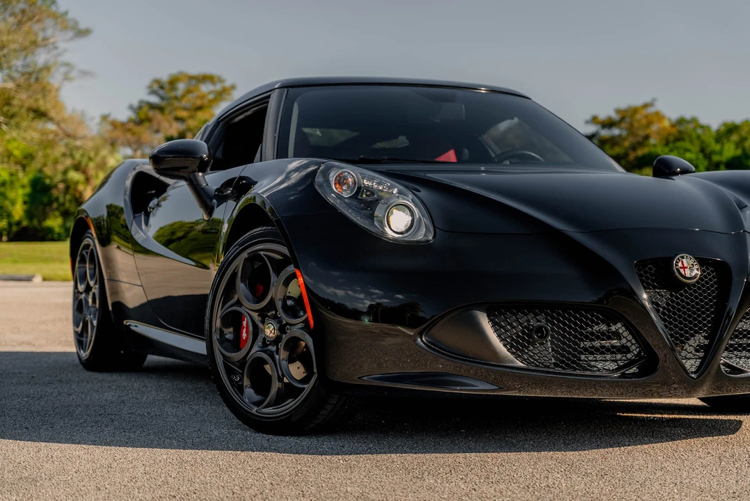 2015 Alfa Romeo 4C Coupe - Image 14 of 31