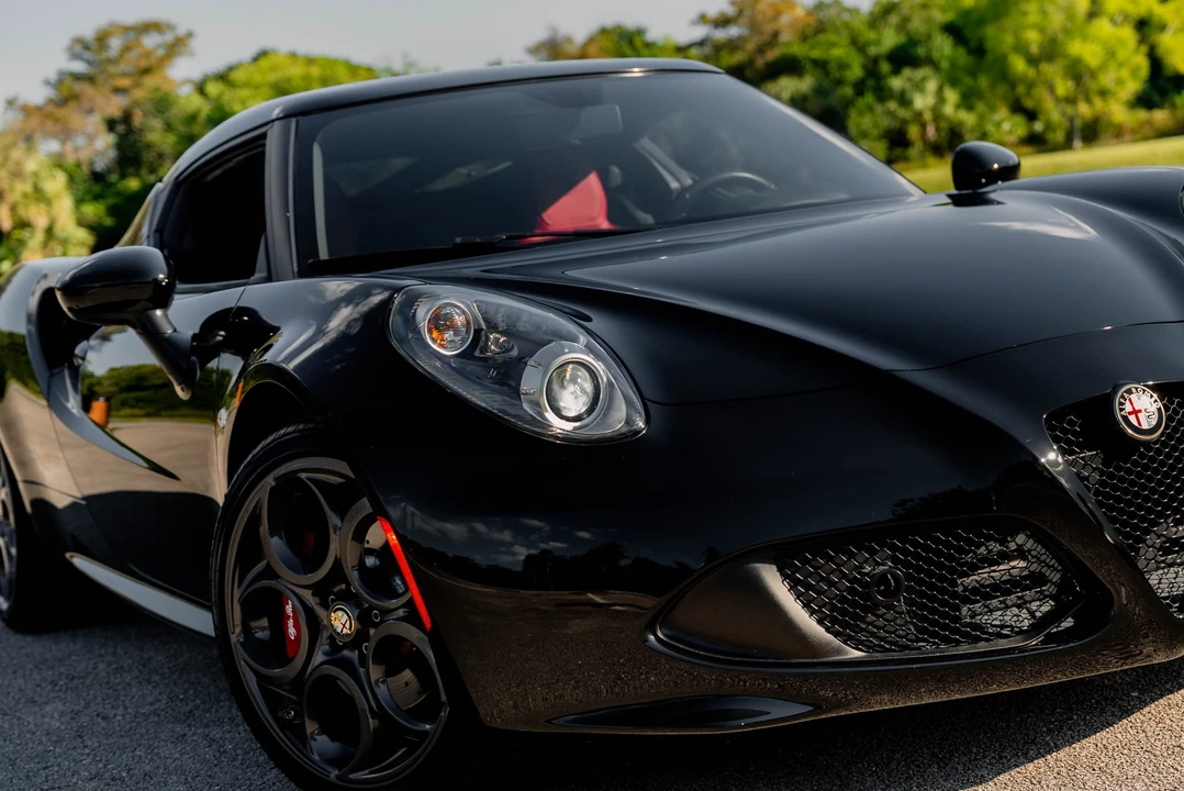 2015 Alfa Romeo 4C Coupe - Image 17 of 31