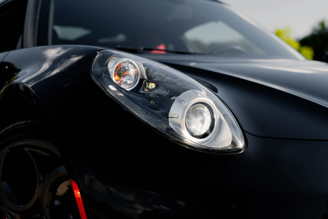 2015 Alfa Romeo 4C Coupe - Image 18 of 31