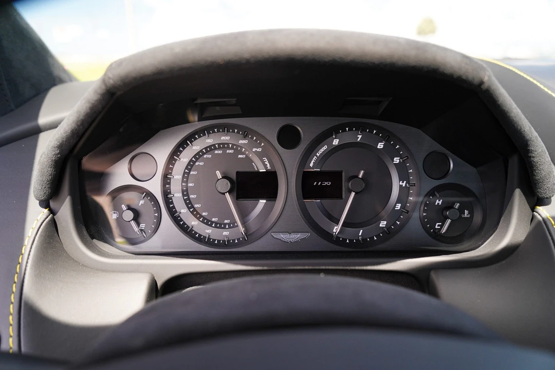 2015 Aston Martin V8 Vantage (2006-2017) - Image 30 of 31