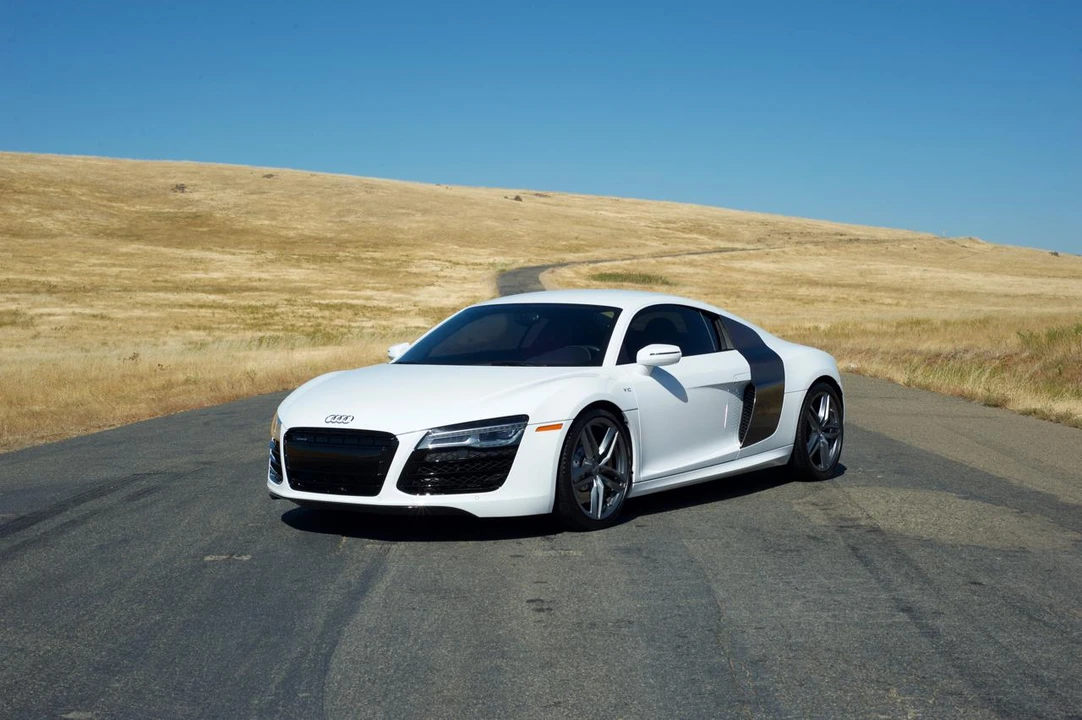 2015 Audi 42 R8 - Image 2 of 31