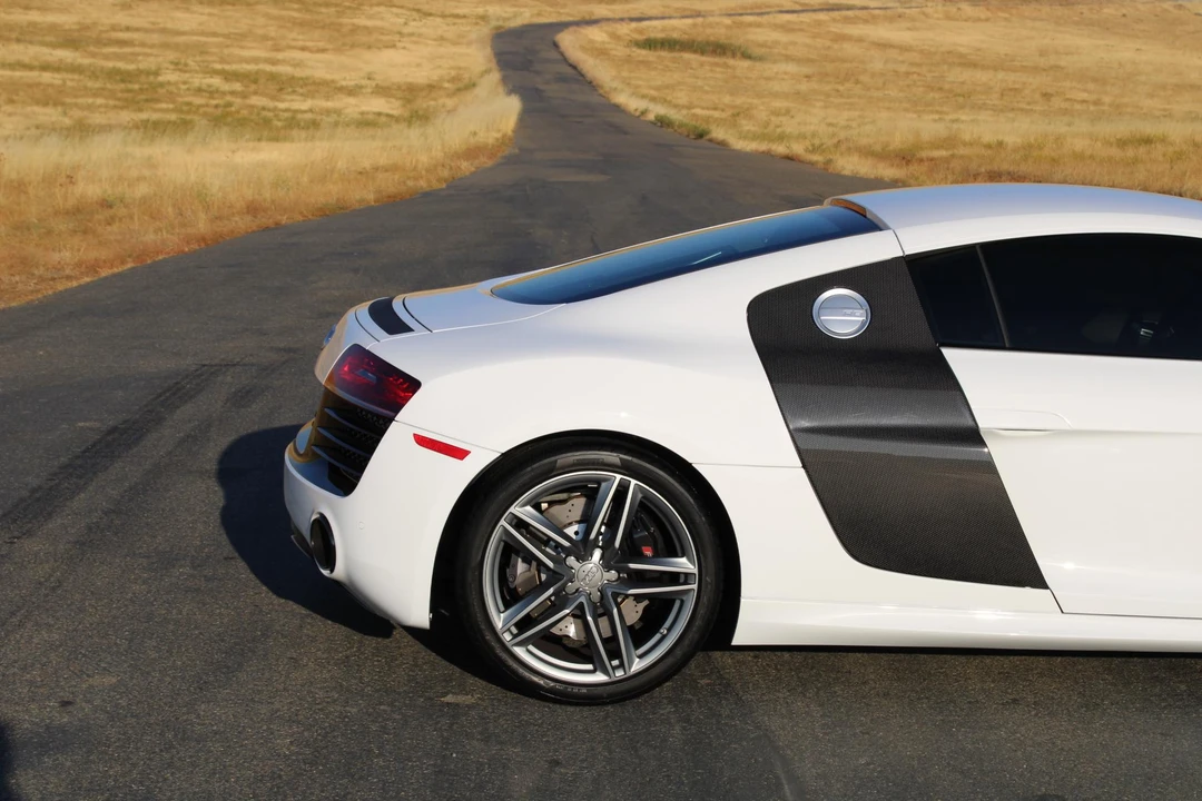 2015 Audi 42 R8 - Image 29 of 31