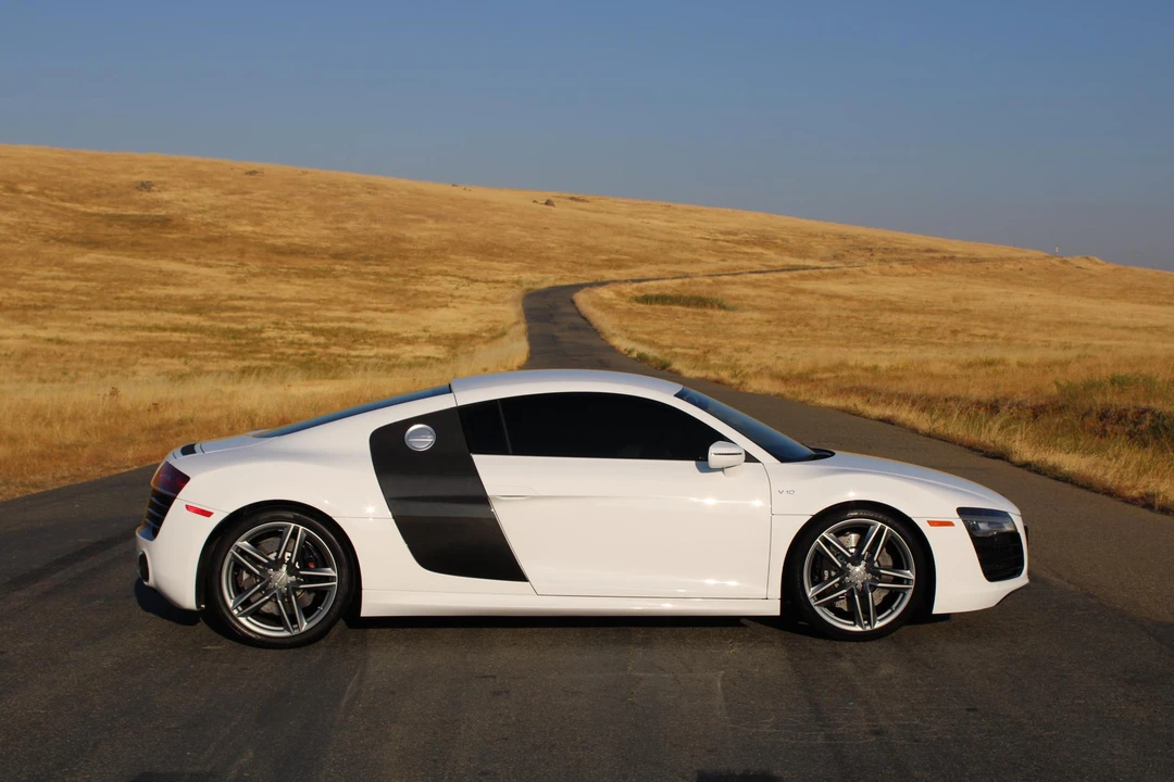 2015 Audi 42 R8 - Image 14 of 31