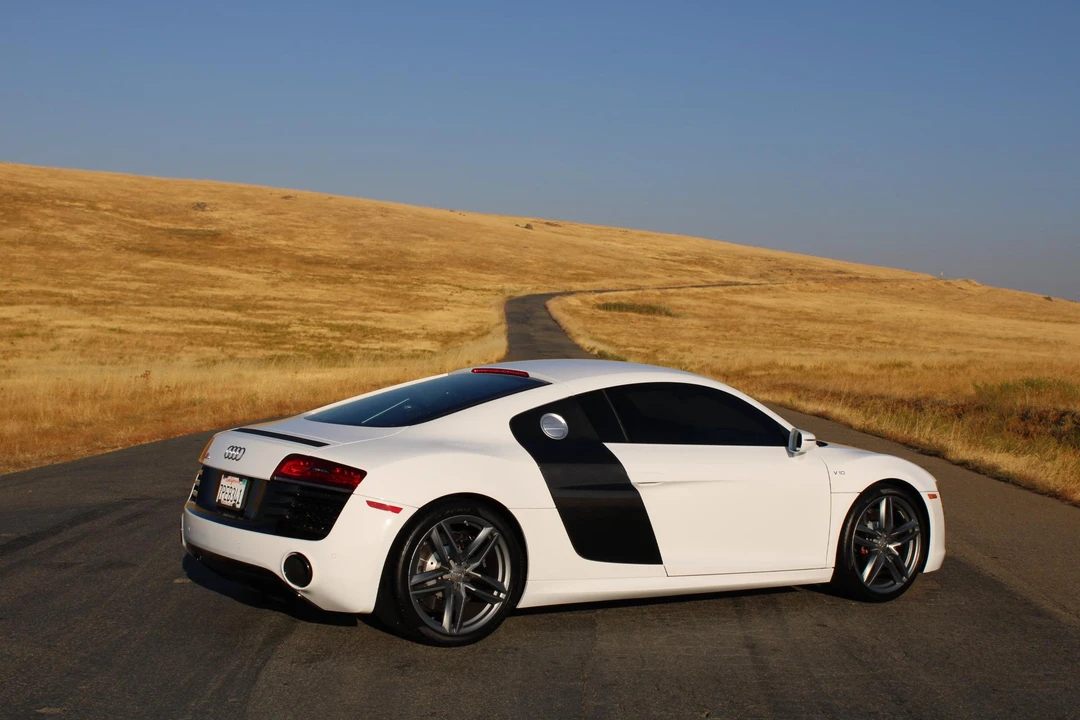 2015 Audi 42 R8 - Image 13 of 31
