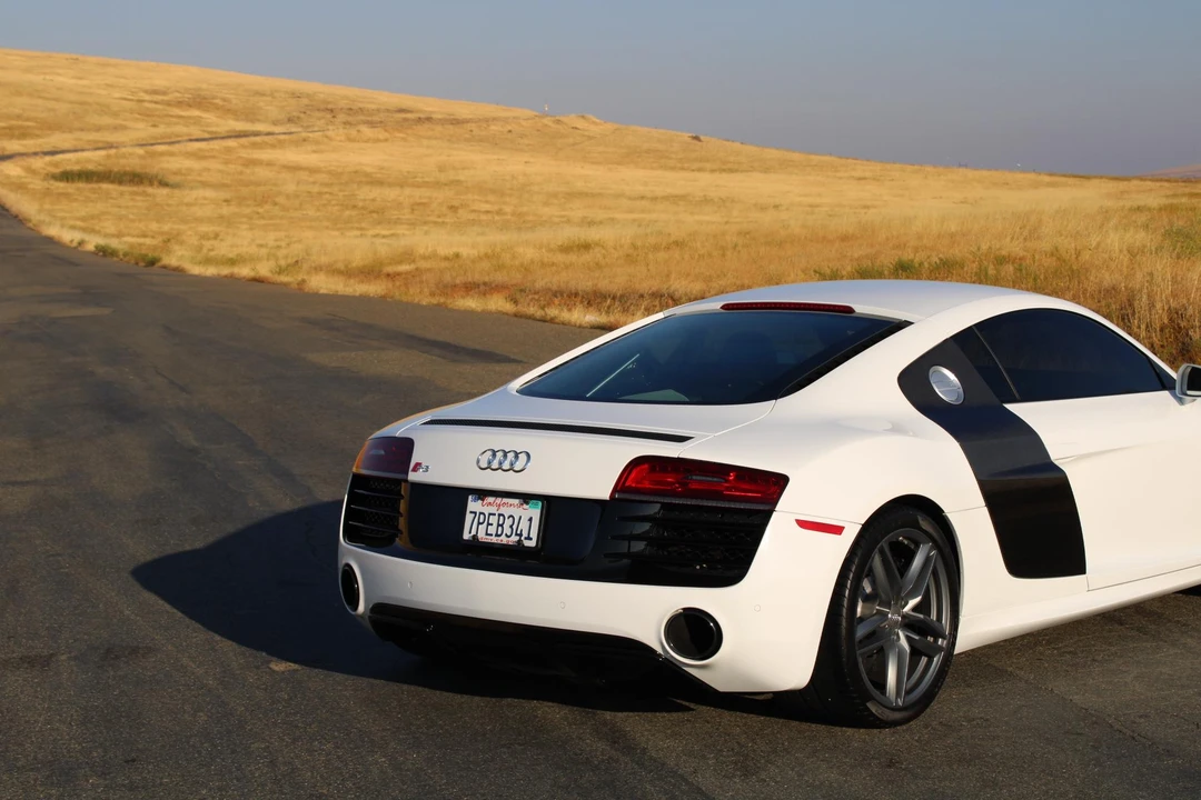 2015 Audi 42 R8 - Image 28 of 31