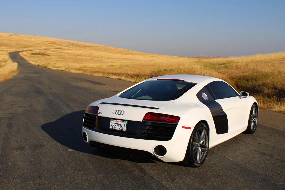 2015 Audi 42 R8 - Image 12 of 31