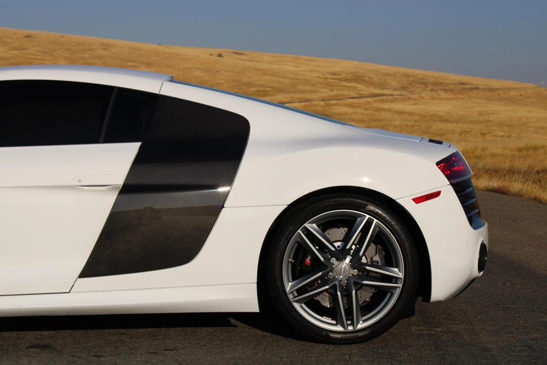 2015 Audi 42 R8 - Image 24 of 31
