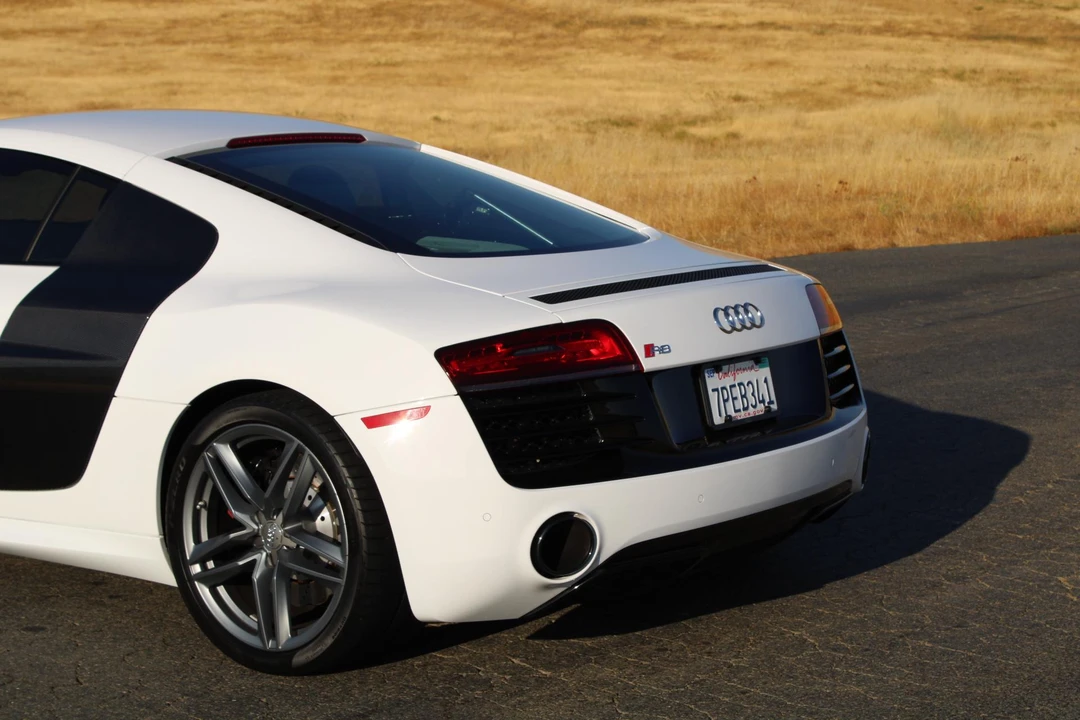 2015 Audi 42 R8 - Image 25 of 31