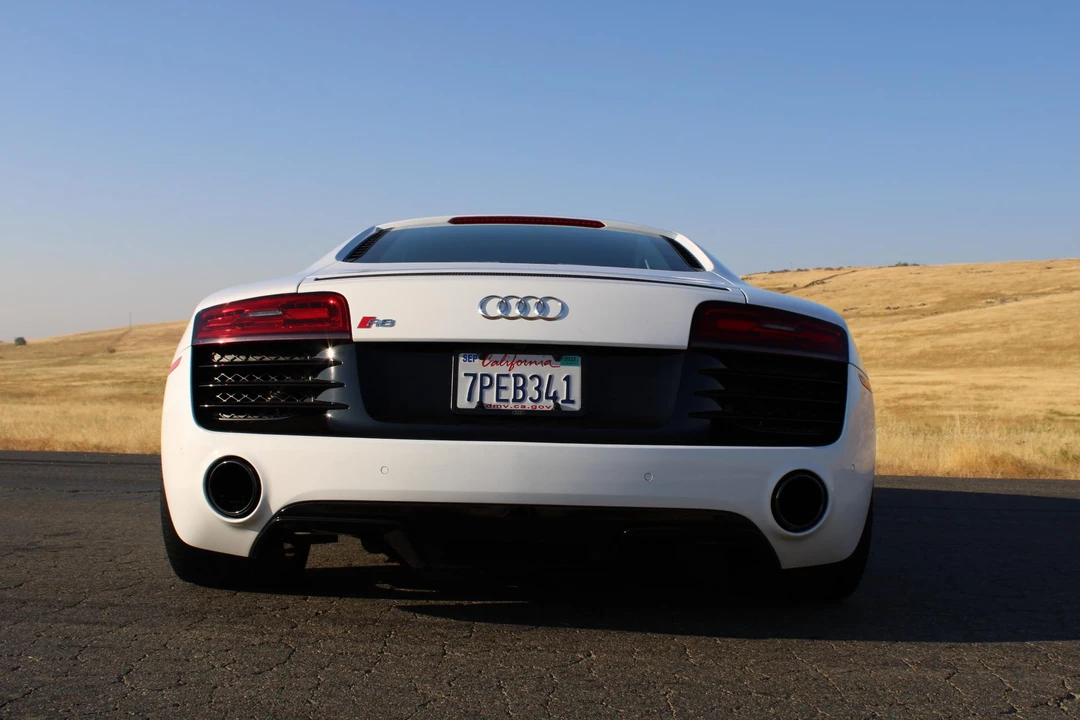 2015 Audi 42 R8 - Image 8 of 31