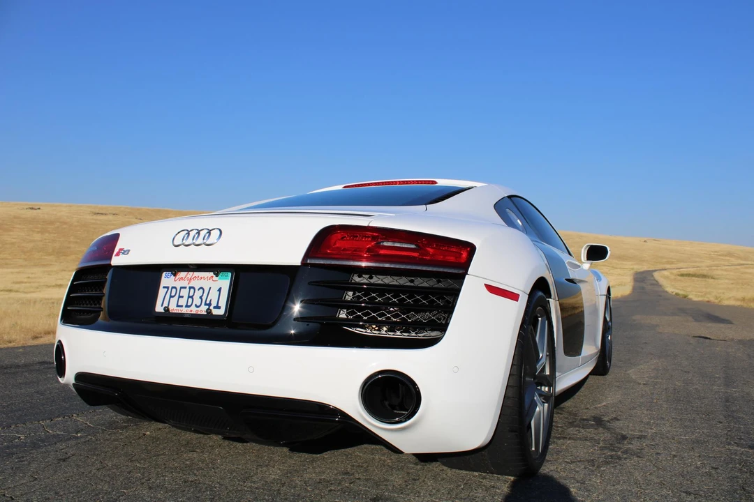 2015 Audi 42 R8 - Image 10 of 31
