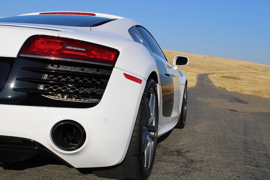 2015 Audi 42 R8 - Image 27 of 31