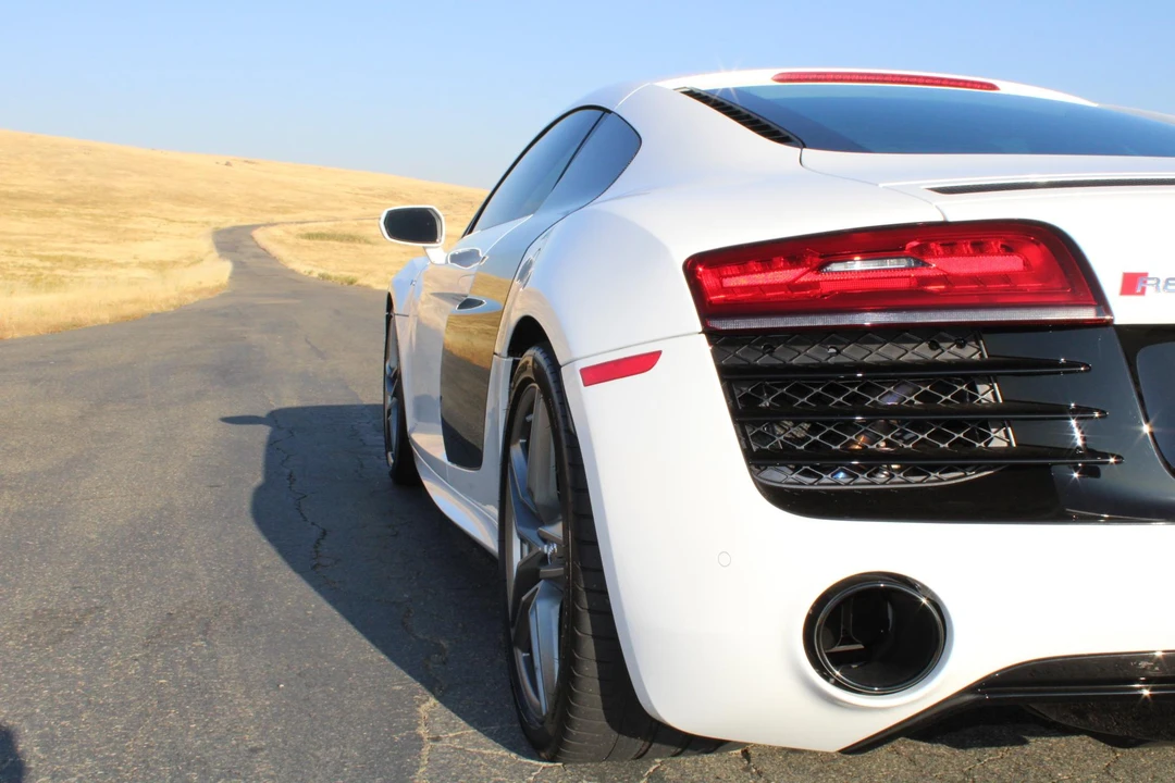 2015 Audi 42 R8 - Image 26 of 31