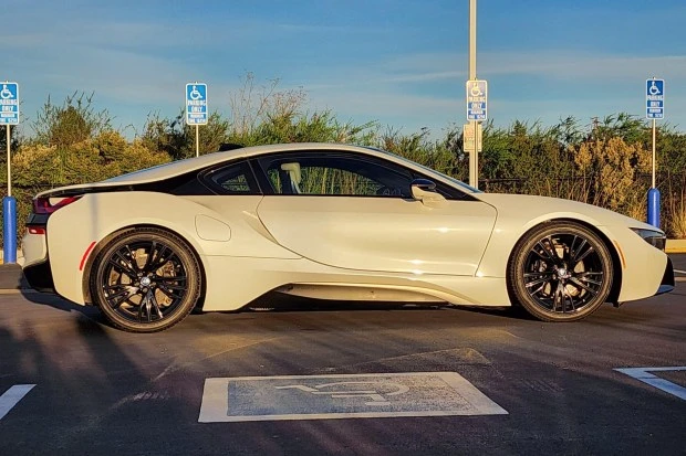 2015 BMW i8 - Image 3 of 6