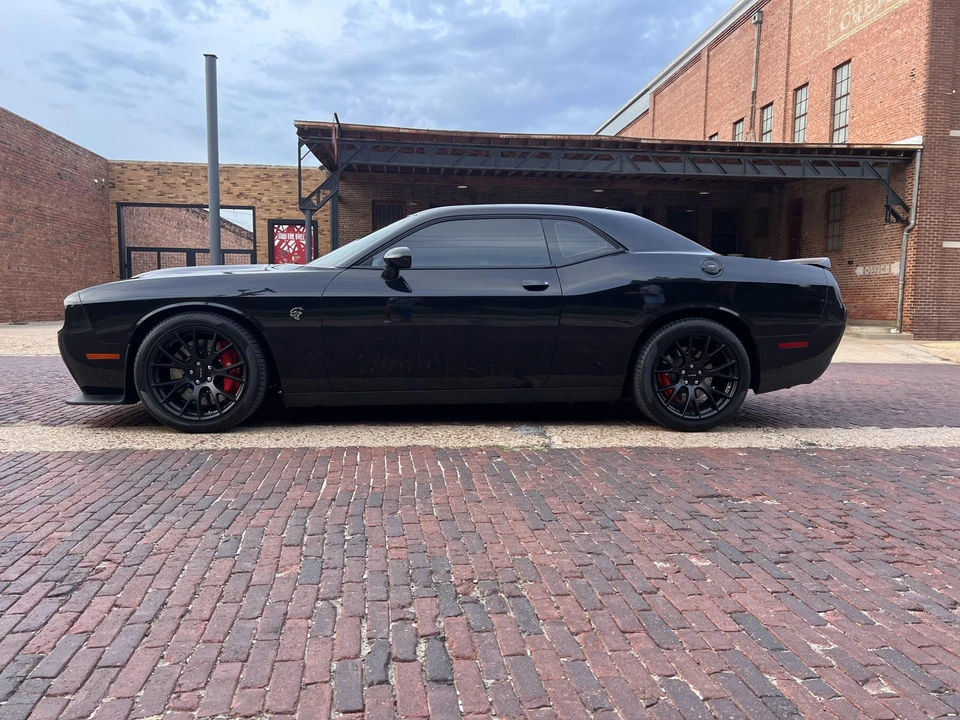 2015 Dodge Challenger SRT Hellcat 3rd Gen - Image 2 of 31