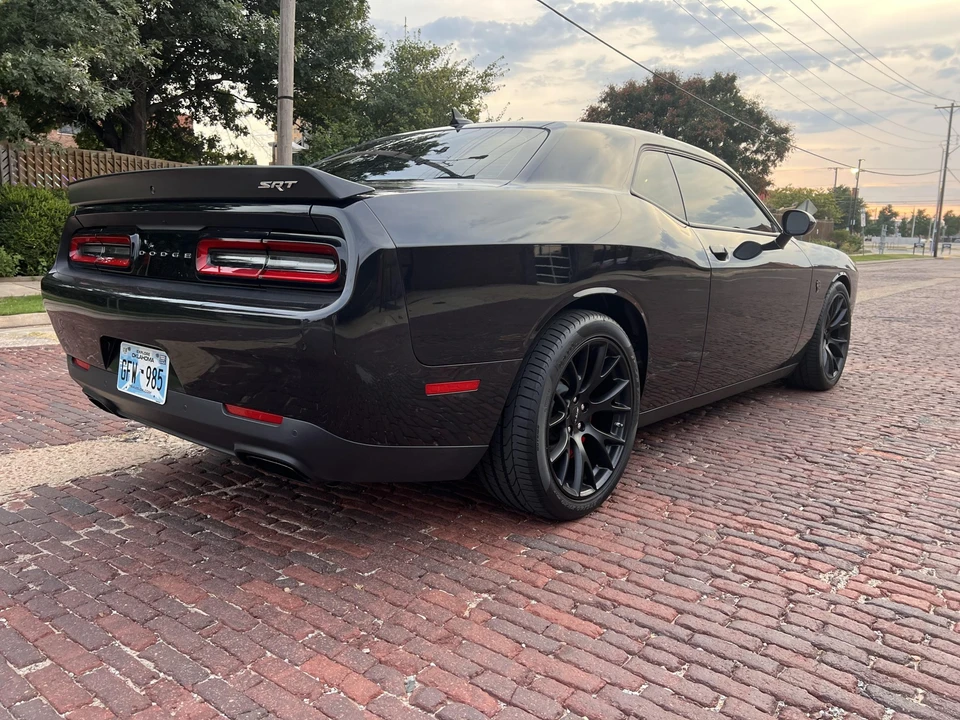 2015 Dodge Challenger SRT Hellcat 3rd Gen - Image 6 of 31