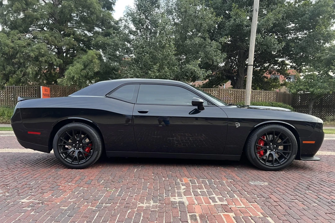 2015 Dodge Challenger SRT Hellcat 3rd Gen - Image 7 of 31