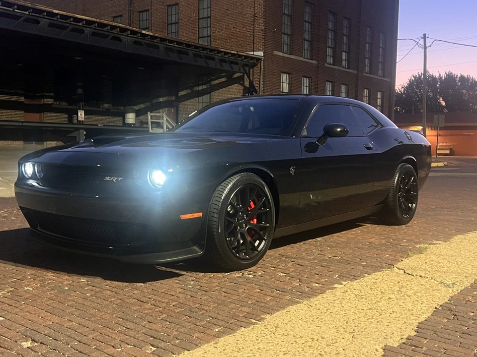2015 Dodge Challenger SRT Hellcat 3rd Gen - Image 13 of 31