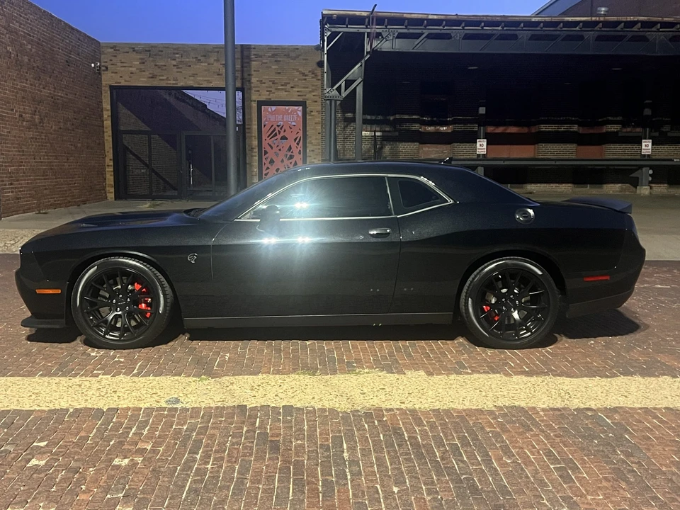 2015 Dodge Challenger SRT Hellcat 3rd Gen - Image 14 of 31