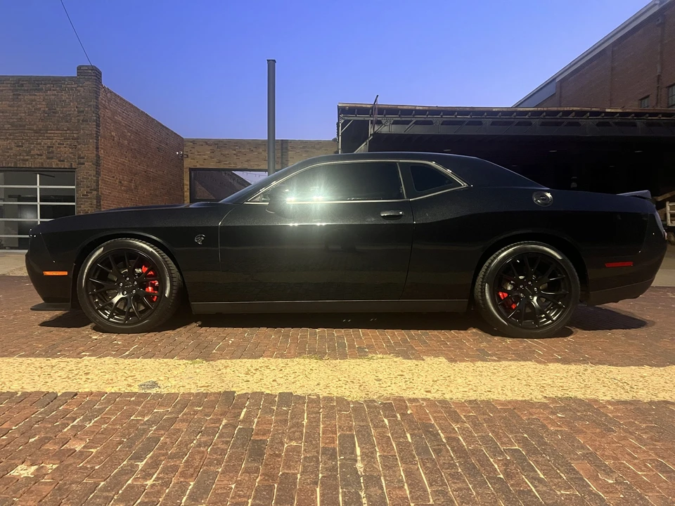 2015 Dodge Challenger SRT Hellcat 3rd Gen - Image 15 of 31