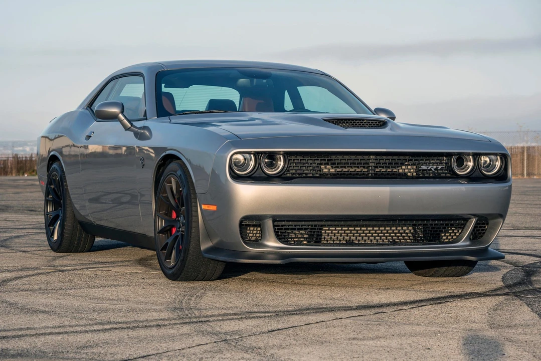 2015 Dodge Challenger SRT Hellcat 3rd Gen - Image 25 of 31