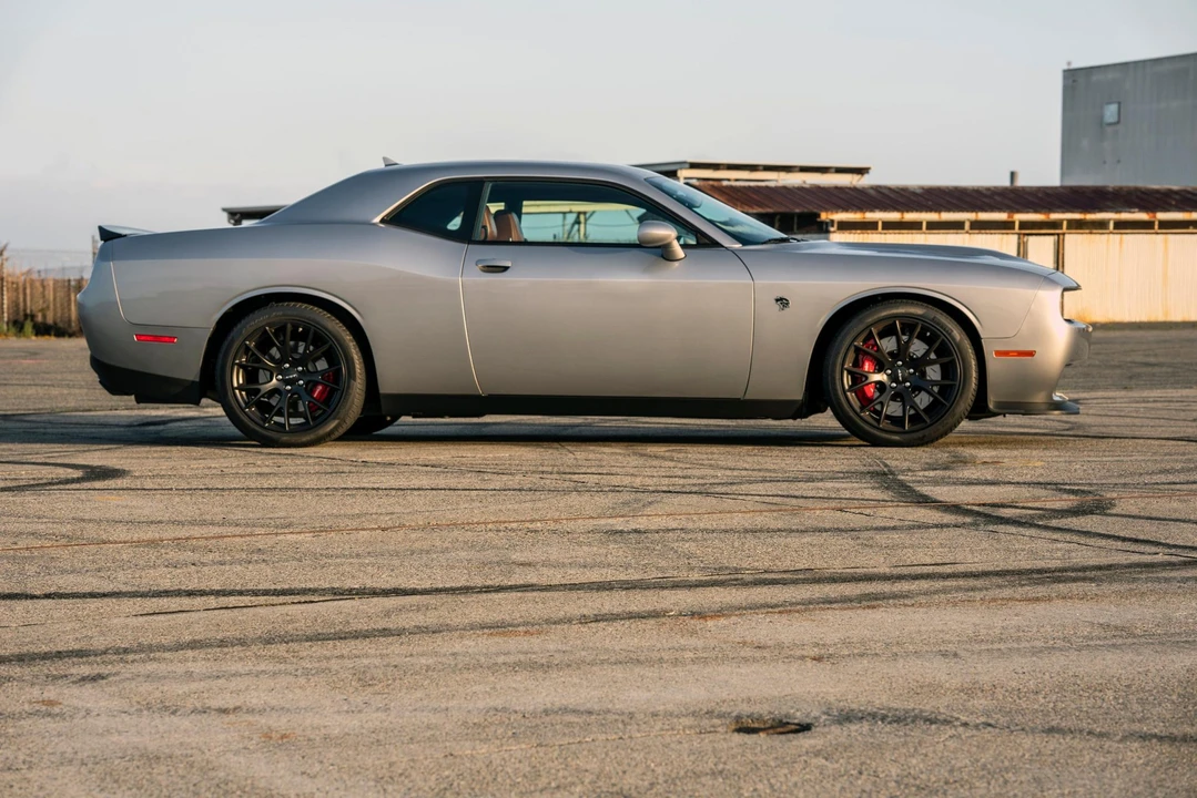 2015 Dodge Challenger SRT Hellcat 3rd Gen - Image 17 of 31