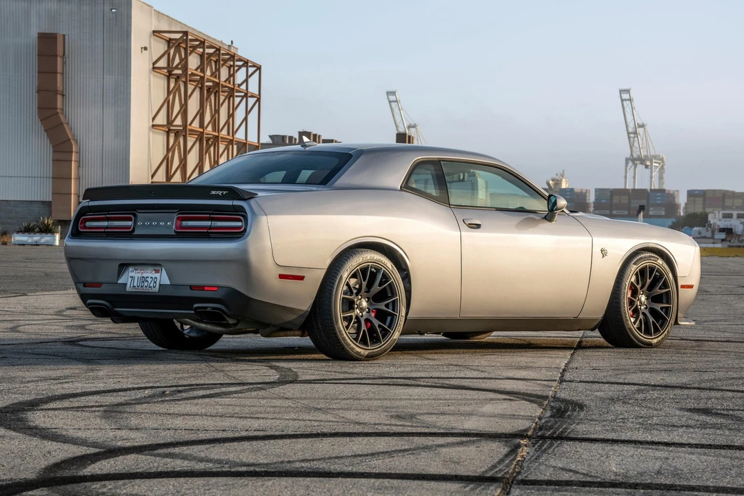 2015 Dodge Challenger SRT Hellcat 3rd Gen - Image 15 of 31