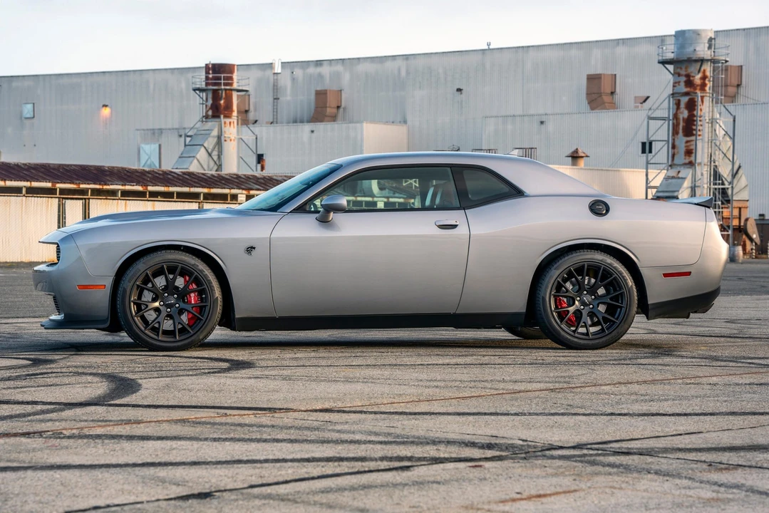 2015 Dodge Challenger SRT Hellcat 3rd Gen - Image 5 of 31