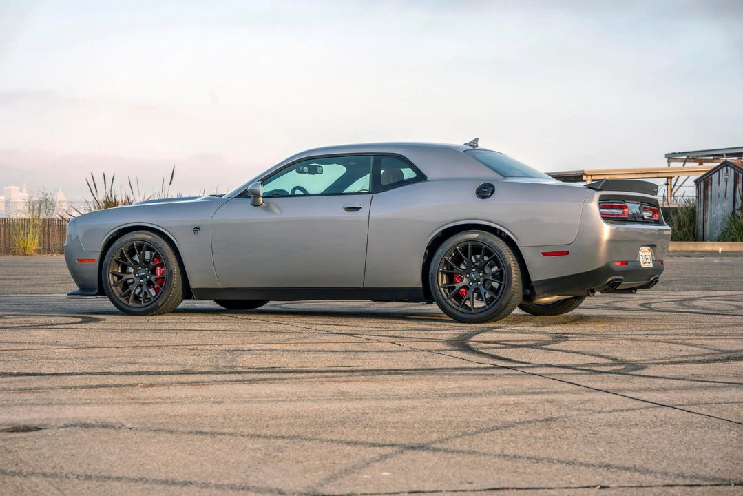 2015 Dodge Challenger SRT Hellcat 3rd Gen - Image 6 of 31