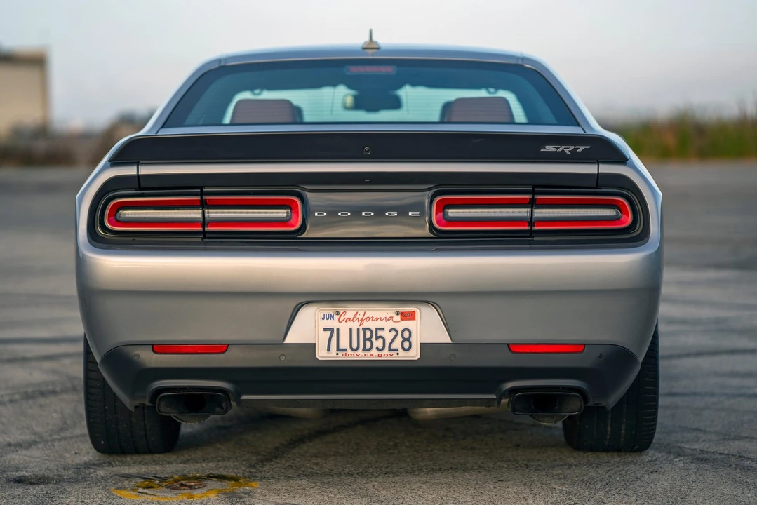 2015 Dodge Challenger SRT Hellcat 3rd Gen - Image 10 of 31