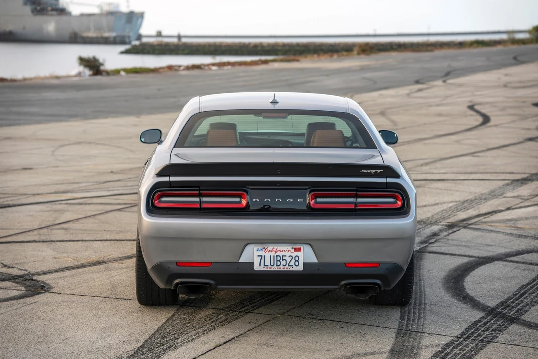 2015 Dodge Challenger SRT Hellcat 3rd Gen - Image 11 of 31