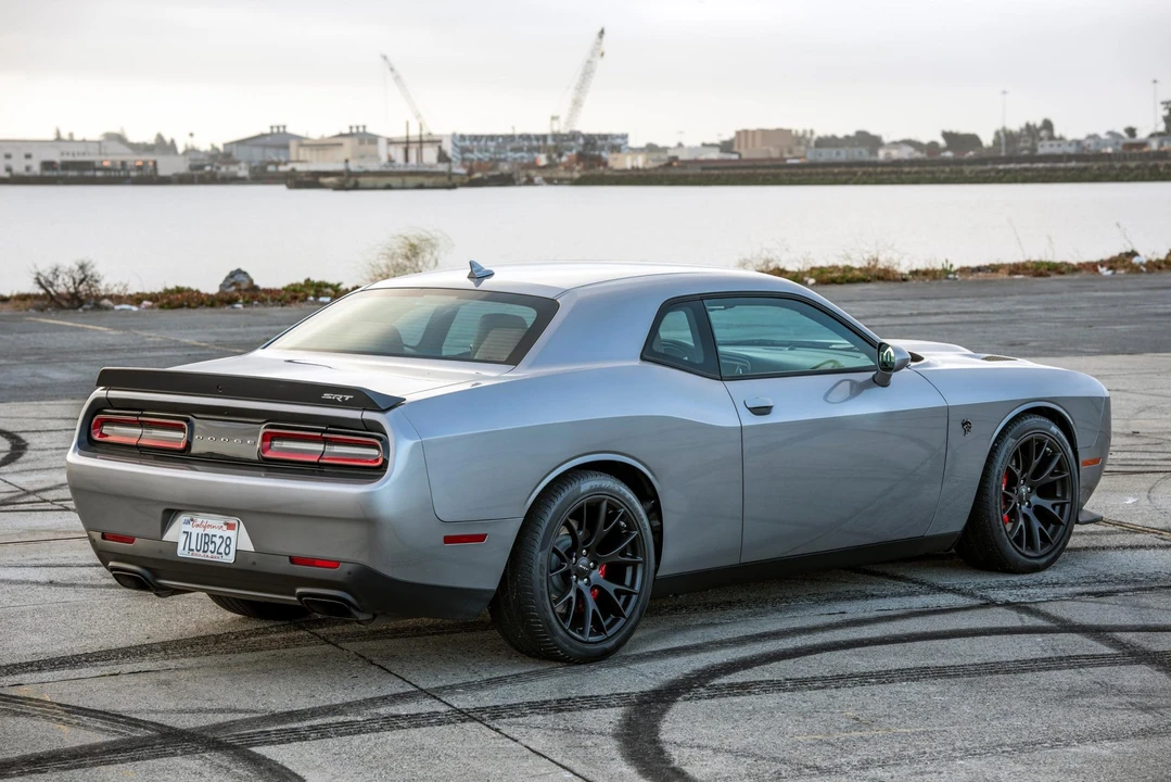 2015 Dodge Challenger SRT Hellcat 3rd Gen - Image 14 of 31