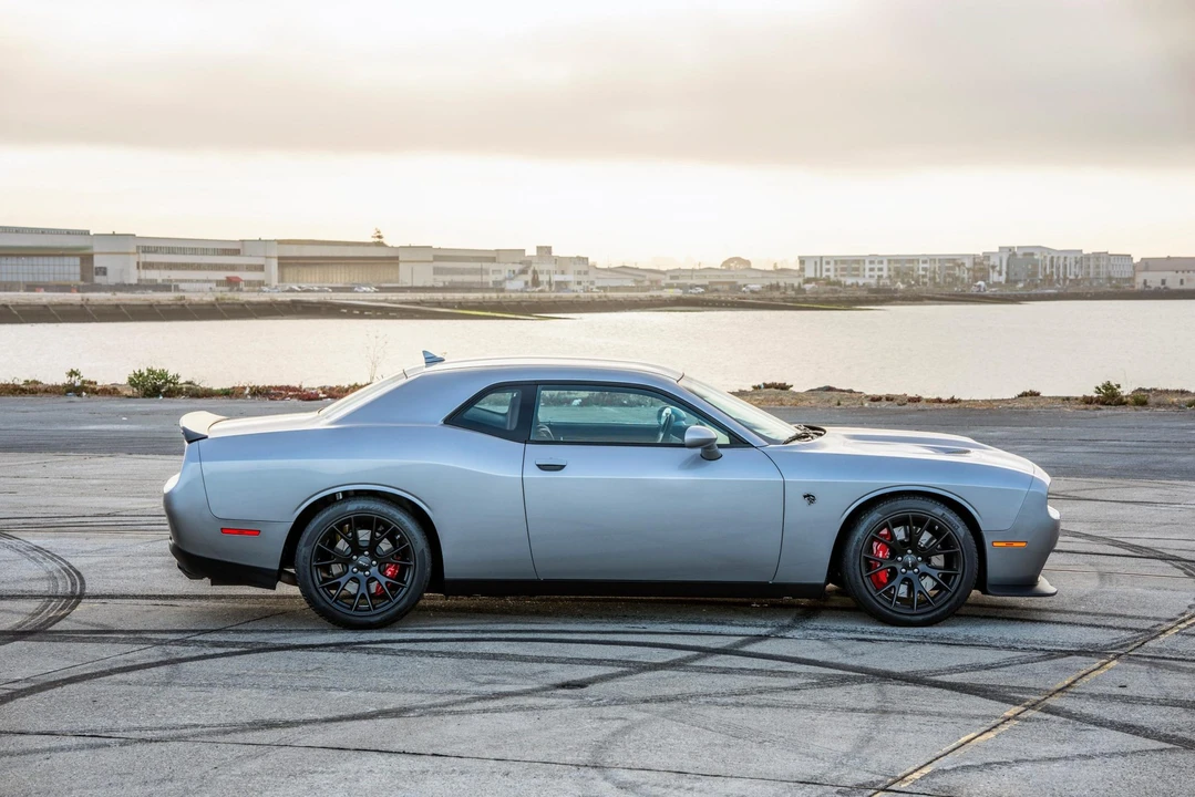 2015 Dodge Challenger SRT Hellcat 3rd Gen - Image 18 of 31