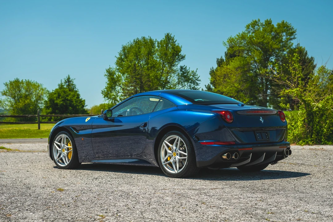 2015 Ferrari California T - Image 9 of 31