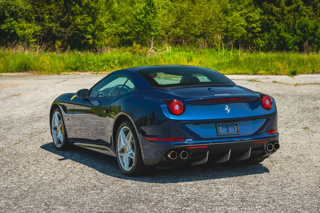2015 Ferrari California T - Image 16 of 31