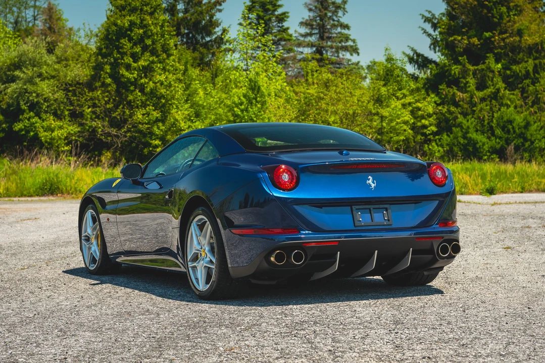 2015 Ferrari California T - Image 17 of 31