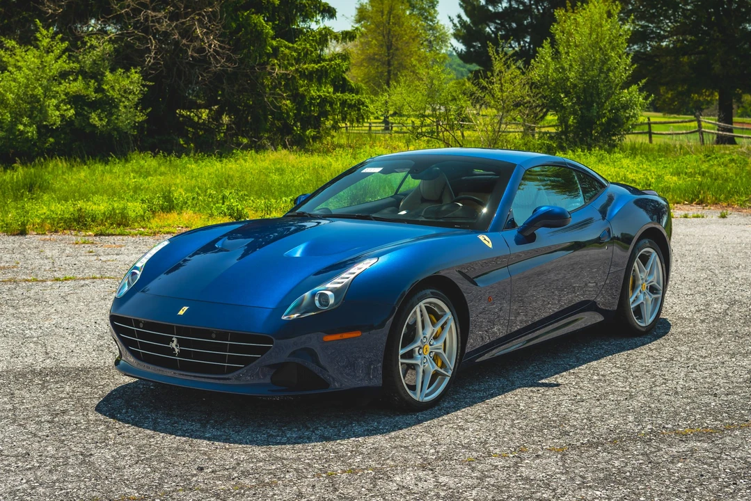2015 Ferrari California T - Image 2 of 31