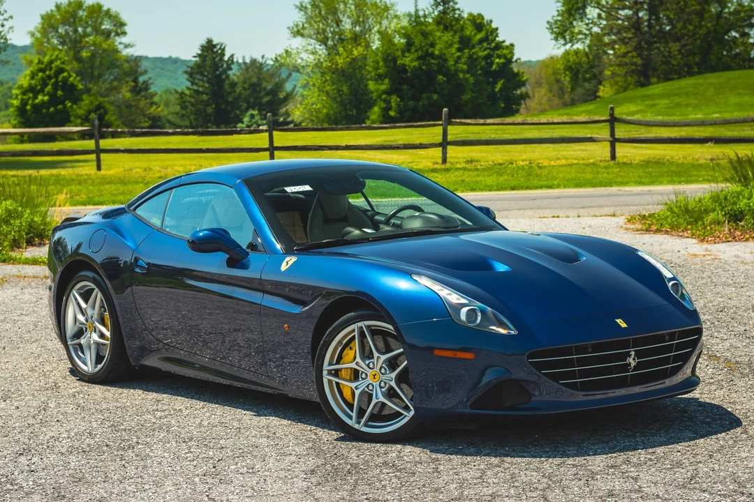 2015 Ferrari California T - Image 1 of 31