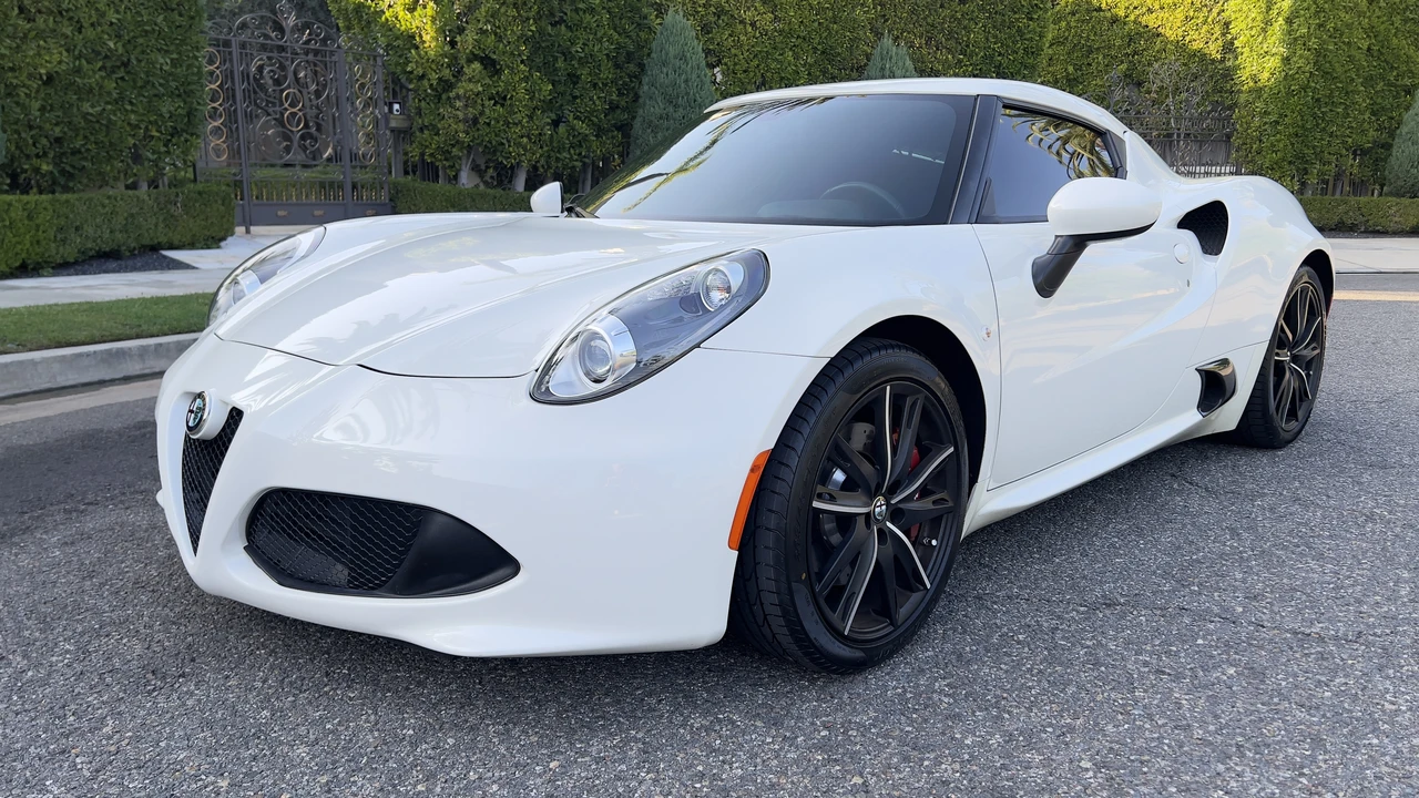 2016 Alfa Romeo 4C Coupe - Image 18 of 31